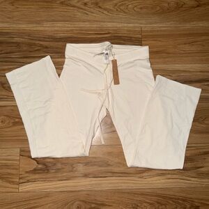SOLD!!!!!!  Skims Cotton Jersey Low Rise Cropped Pant